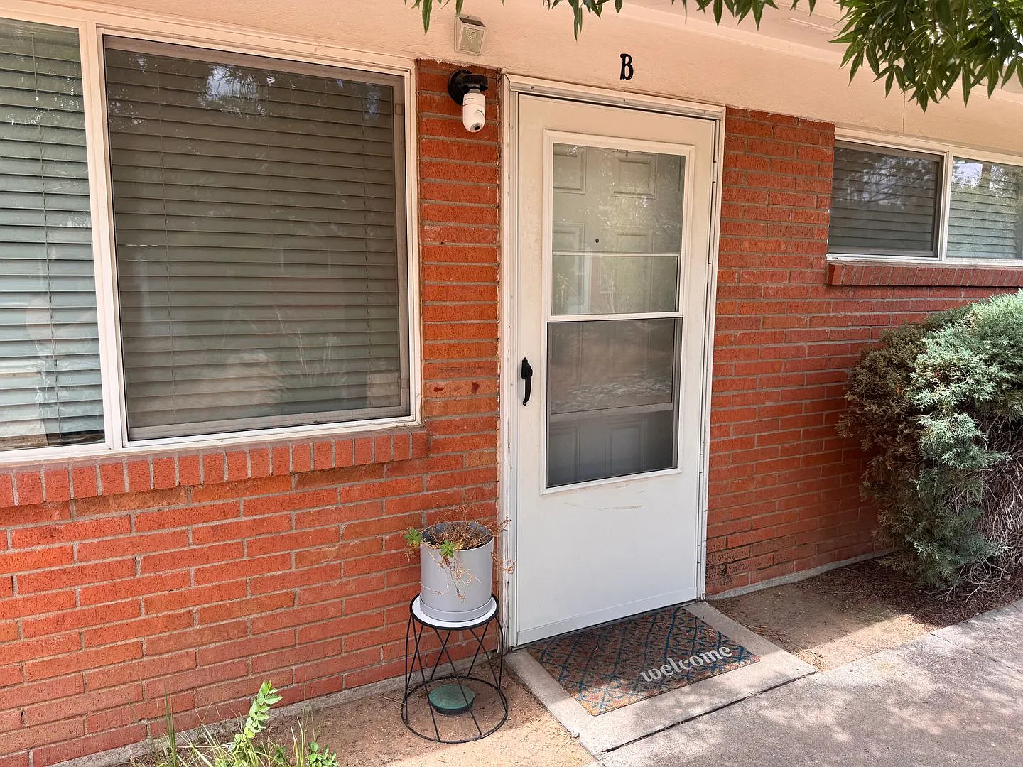 1194-1195-1196-1197: 9400 Candelaria Blvd NE — Photo 2