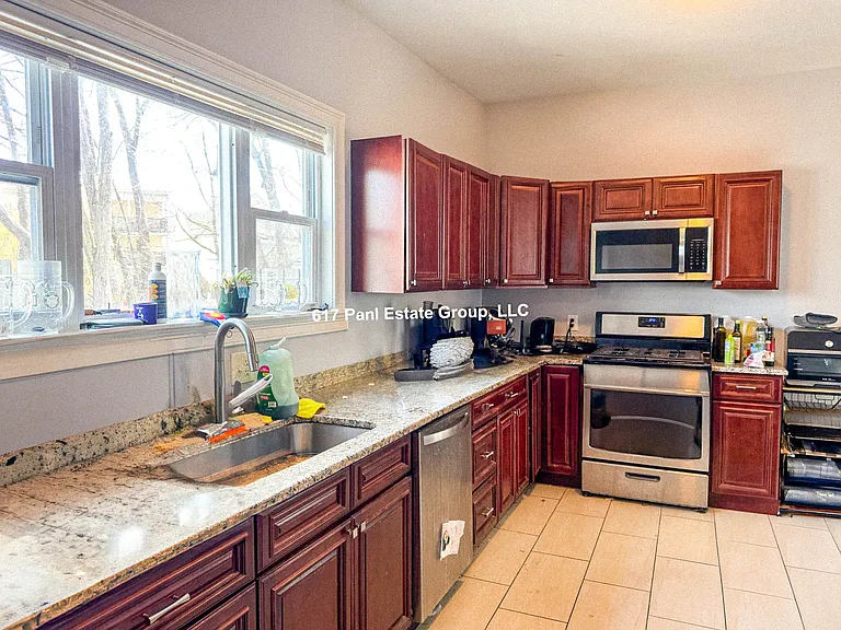 115 Franklin St — Photo 17