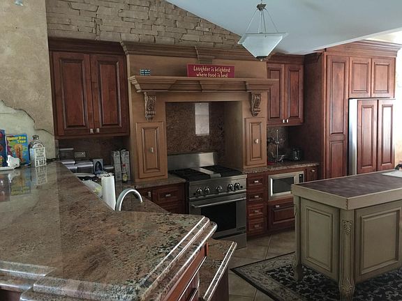 Kitchen, Custom Cabinets, Granite Countertops
