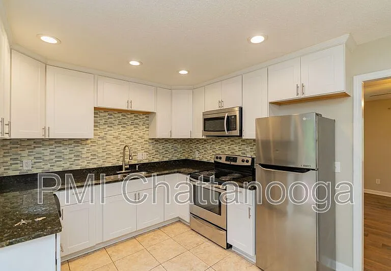37 Anderson Rd — Photo 8
