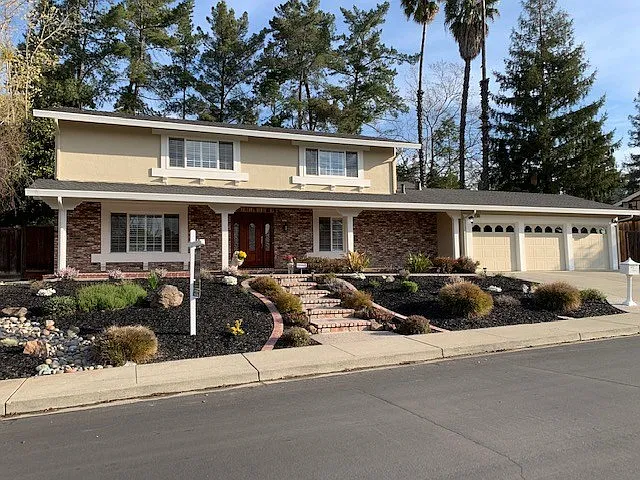 1045 Alicante Dr photo 1