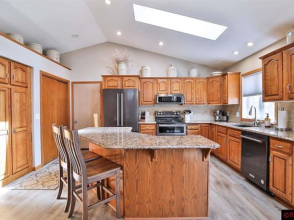 3rd image of 404 Ptarmigan Ct