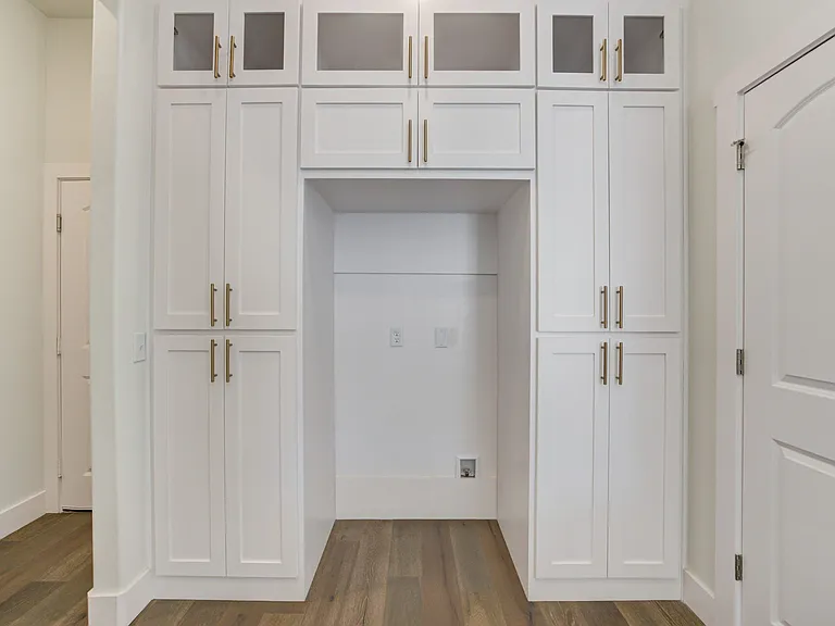 7901 Behr Dr — Photo 26