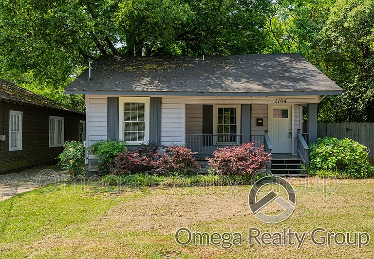 2104 Yancey Ave — Photo 1