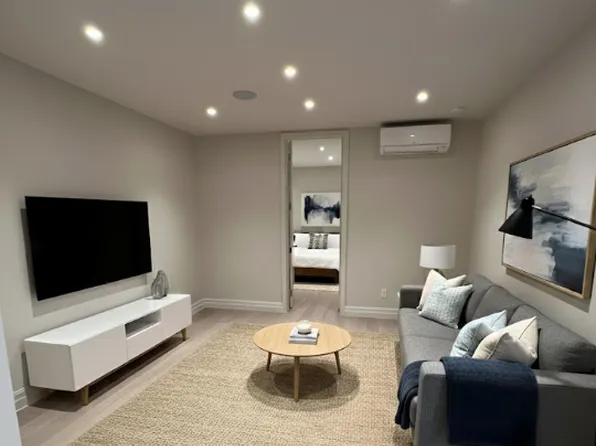 241 West 13th Street image 2 of 6