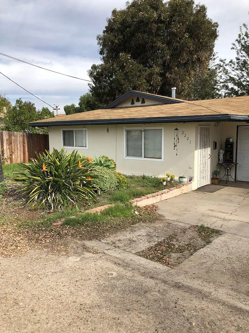 *Alton Place — Photo 1