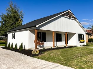 212 W Water St, Paoli, IN 47454