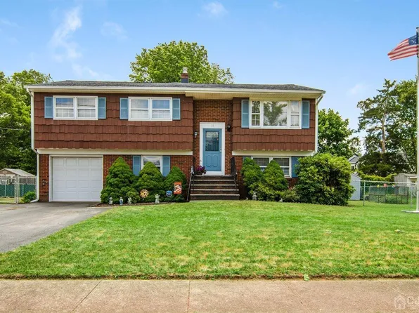 18 Rachel Ter, Piscataway, NJ 08854