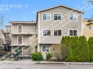 734 N 94th St APT 4, Seattle, WA 98103
