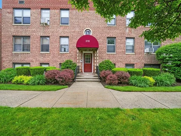 316 Richbell Road #A2, Mamaroneck, NY 10543