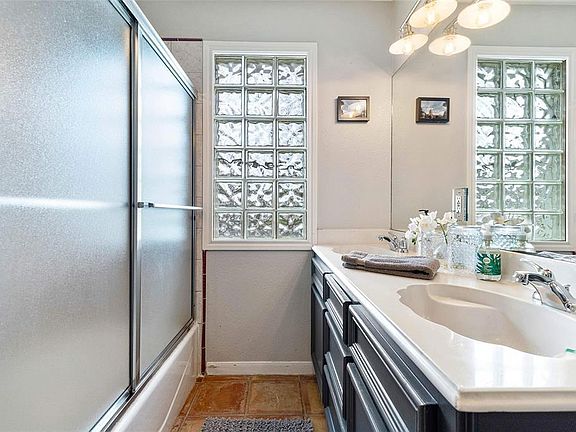 5th image of 734 W 21st St #B