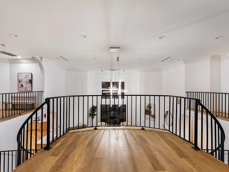 4533 Grimes Pl — Photo 32