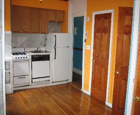 Rented by Adina Realty | media 25