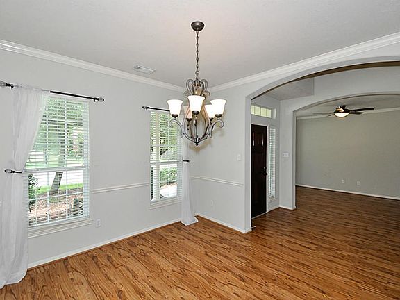 5th image of 127 N Hawthorne Hollow Cir