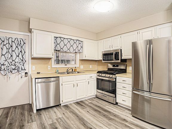 4th image of 229 Bona Vista Dr NW