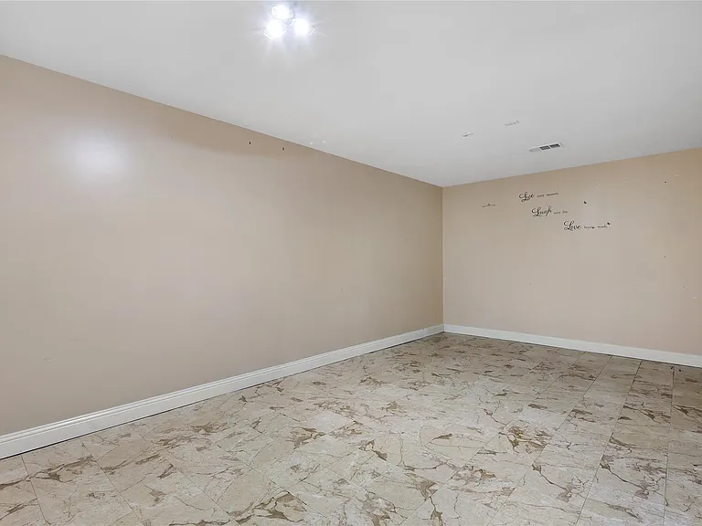 1117 Willersley Ln — Photo 22