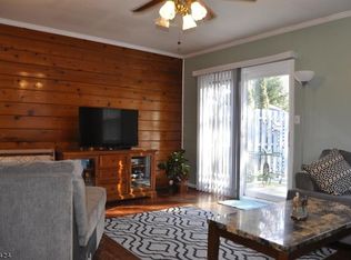 16 Lake Dr, Stanhope, NJ 07874