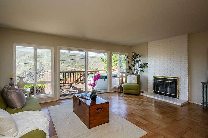 1st image of 127 Lake Dr