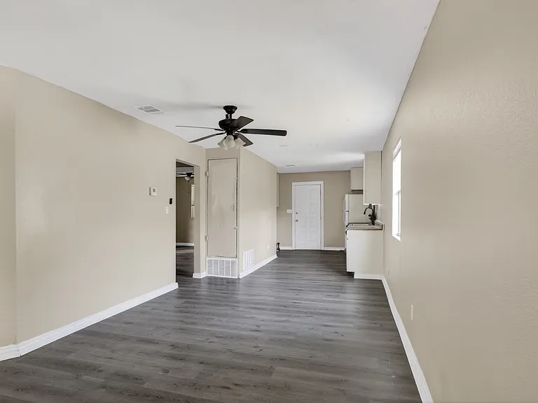 2520 N Hickory St — Photo 12