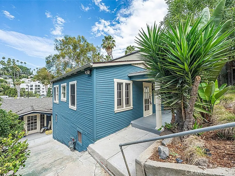 3322 Hamilton Way — Photo 4