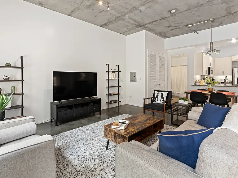 527 10th Ave #211 — Photo 10