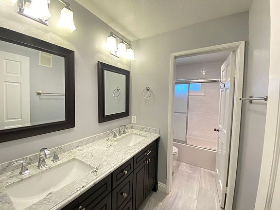 4th image of 8870 Villa La Jolla Dr Unit 202