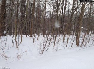 Hawthorne Dr, Chardon, OH