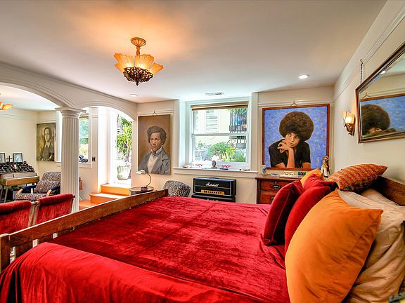 3rd image of 1471 Hudson Ave