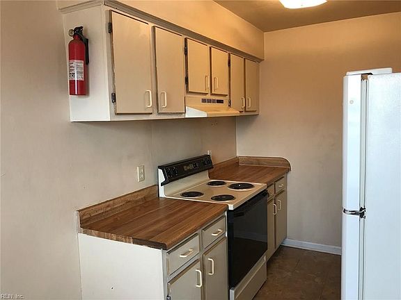 2nd image of 3322 Illinois Ave APT C