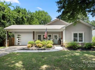 2717 Arnold Dr, Charlotte, NC 28205