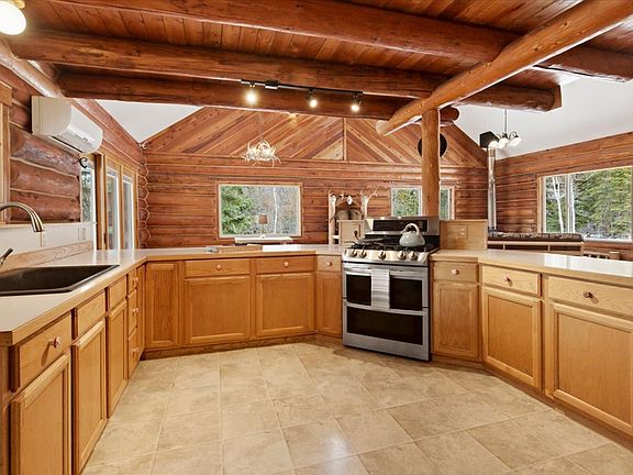 3rd image of 2236 Griffith Creek Rd