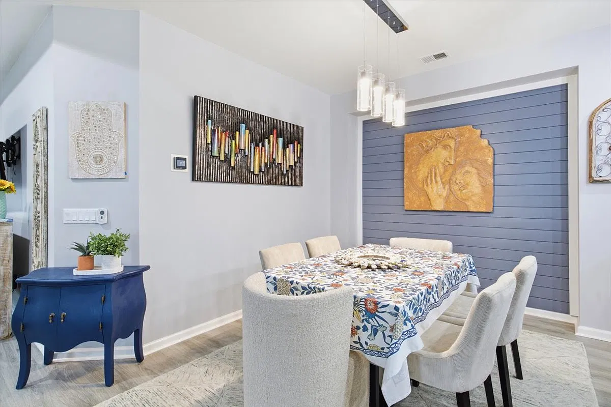 2 bed, 1558 sqft, $3,200 — Photo 1