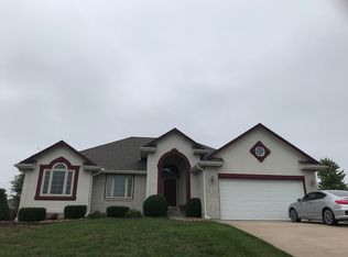 874 Willow Tree Ct, Higginsville, MO 64037