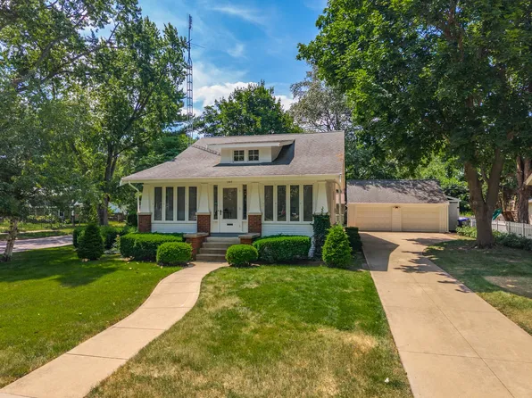 1507 E Taylor St, Bloomington, IL 61701