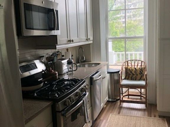 3rd image of 136 W 11th St #B