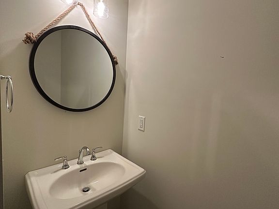 5th image of 9654 Dutton Ln