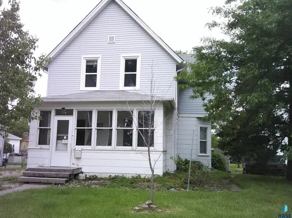 714 3rd Ave SW, Aberdeen, SD 57401