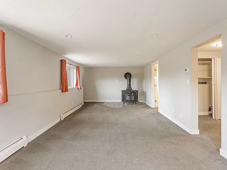 2224 Kenton St — Photo 17