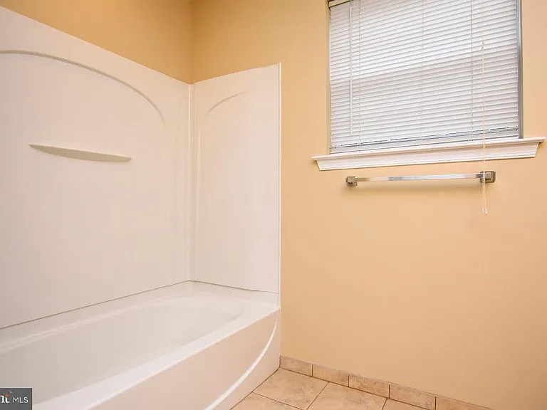 342 Nicholas Dr — Photo 19