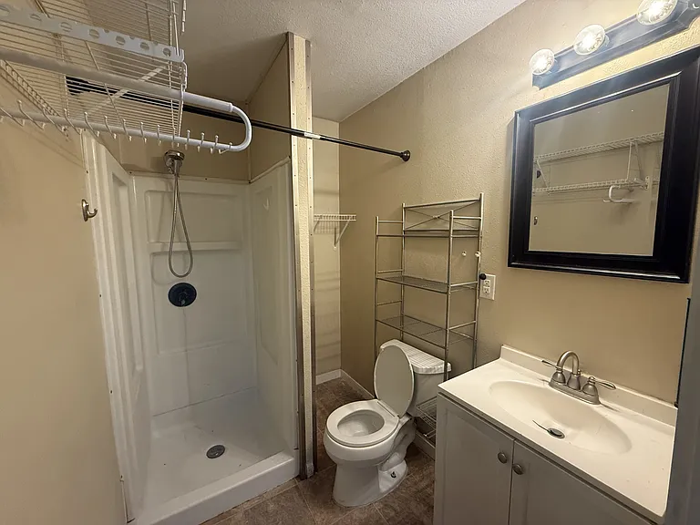 302 1/2 S Burleson St — Photo 4