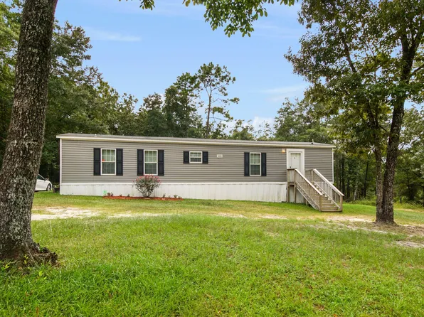 852 Kings Lake Blvd, Defuniak Springs, FL 32433
