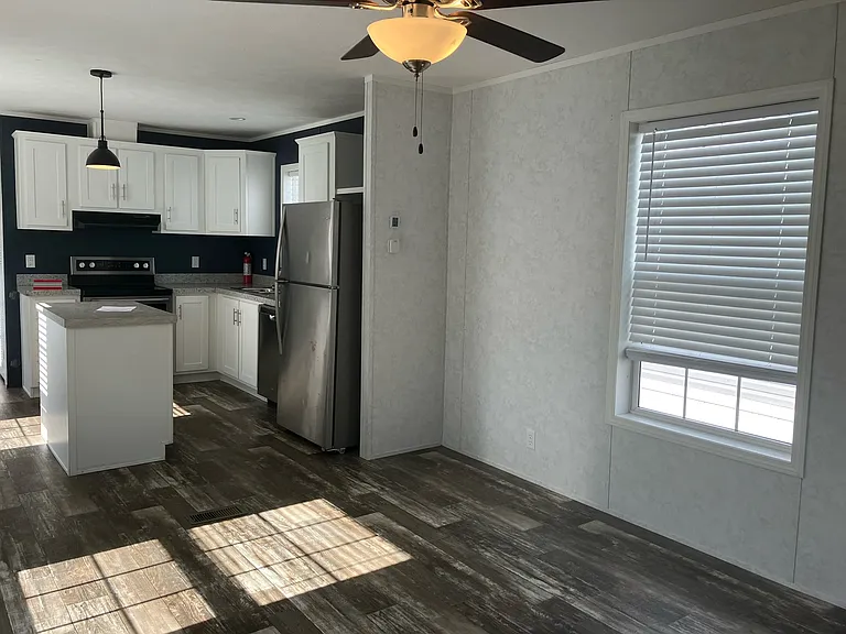 849 Henderson Ave #37 — Photo 3