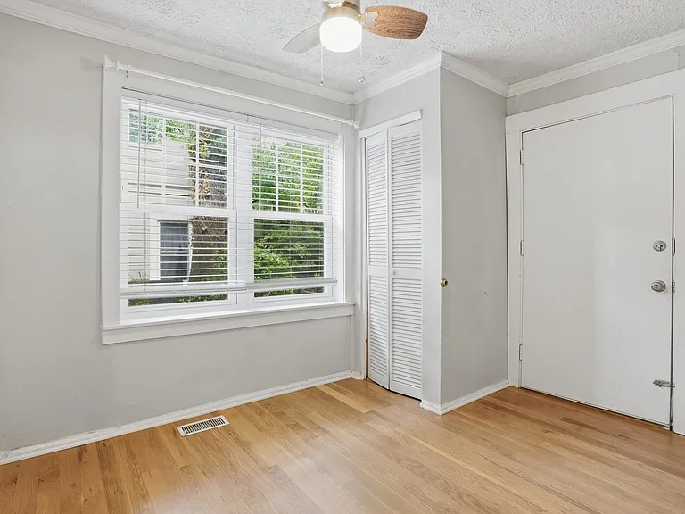 615 Linwood Ave NE #4 — Photo 23