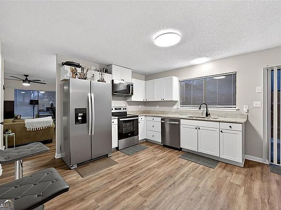 5th image of 2739 Whitewater Ct