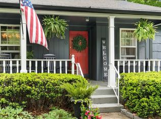 6 Higbee Rd, Hampton Bays, NY 11946