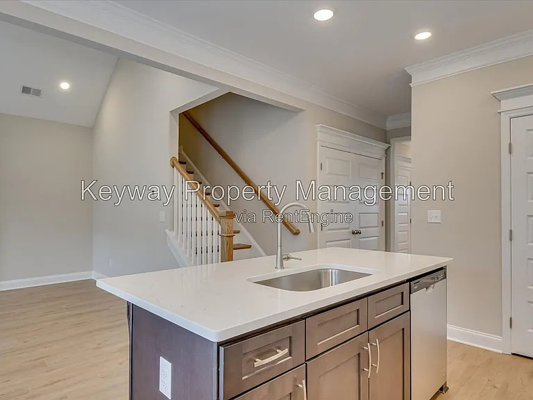 3199 Venetian Dr — Photo 4