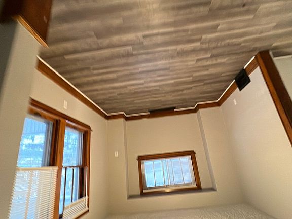 2nd image of 584 Sanford Ave