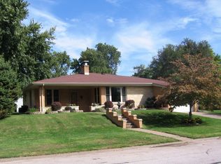 2001 Adams St, Quincy, IL 62301