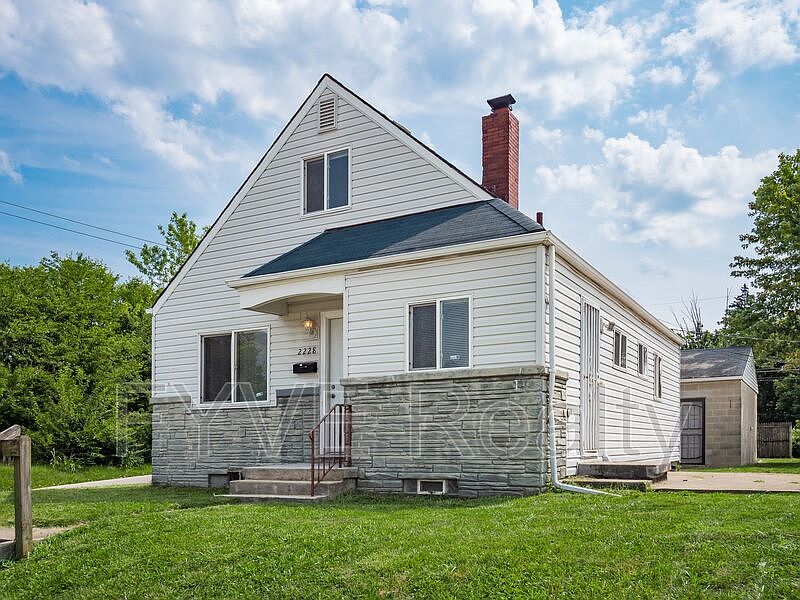 1st image of 2228 Hiawatha Park Dr