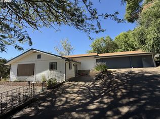 150 SW Brantley Dr, Winston, OR 97496